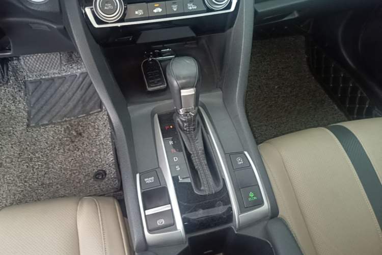 Used Honda Civic 2016 220TURBO CVT Prestige Edition Gear Lever