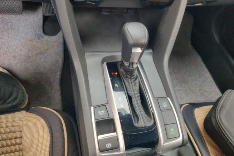 Used Honda Civic 2016 220TURBO CVT Luxury Edition Gear Lever
