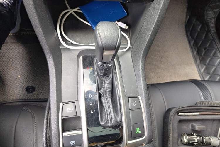 Used Honda Civic 2016 220TURBO CVT Luxury Edition Gear Lever