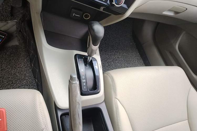 Used Honda Civic 2016 1.8L Automatic Comfort Version Gear Lever