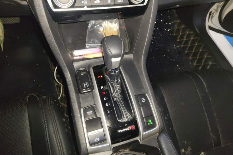 Used Honda Civic 2016 220TURBO CVT Luxury Edition Gear Lever