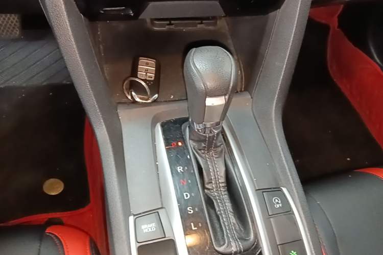 Used Honda Civic 2016 220TURBO CVT Luxury Edition Gear Lever