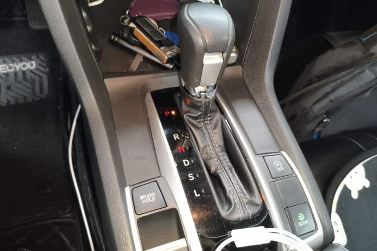 Used Honda Civic 2016 220TURBO CVT Luxury Edition Gear Lever