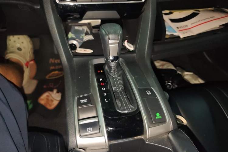 Used Honda Civic 2016 220TURBO CVT Luxury Edition Gear Lever
