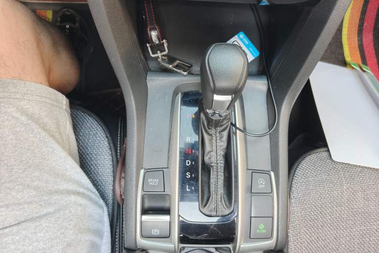 Used Honda Civic 2016 220TURBO CVT Luxury Edition Gear Lever