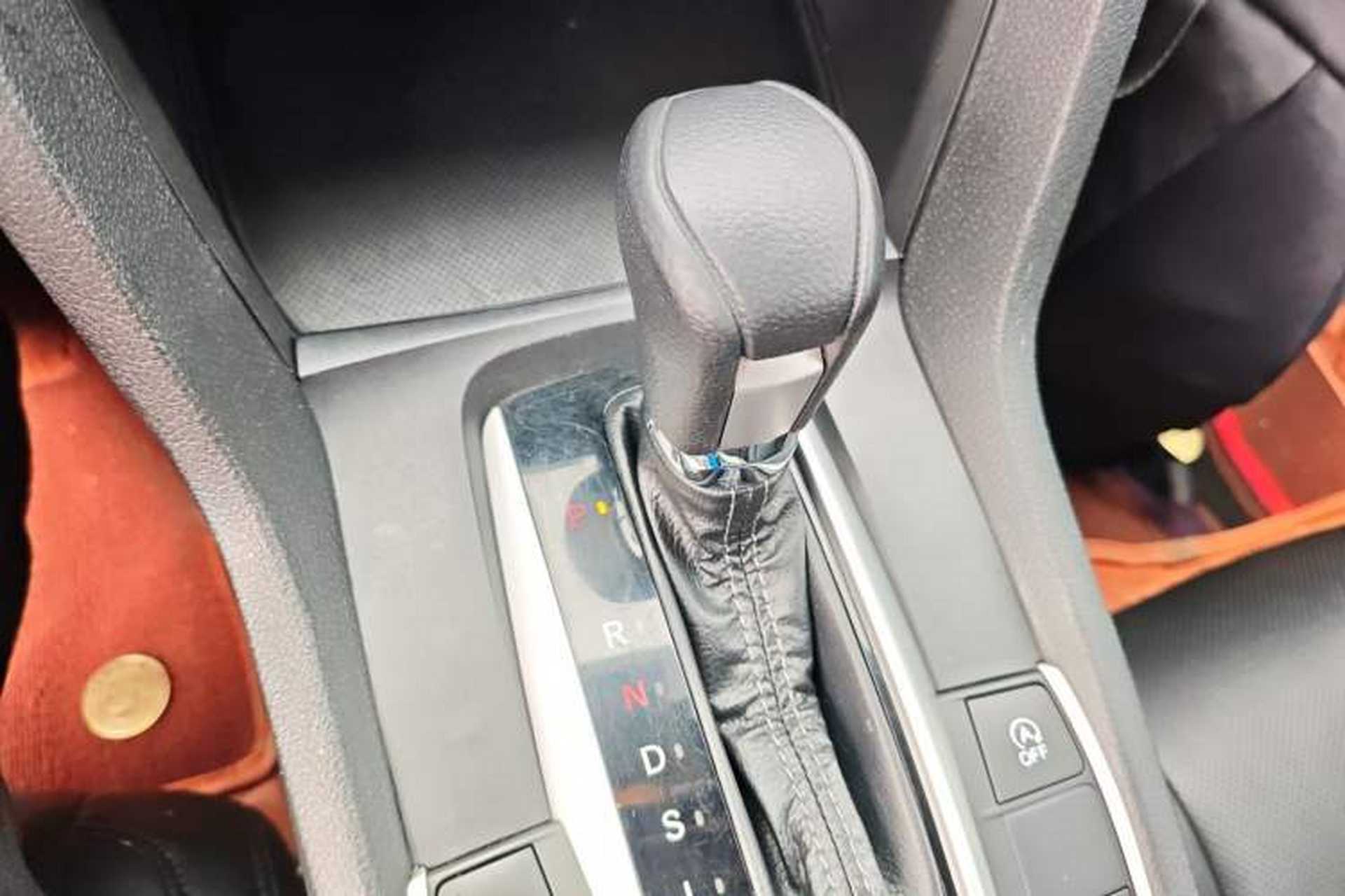 Used Honda Civic 2016 220TURBO CVT Luxury Edition Gear Lever