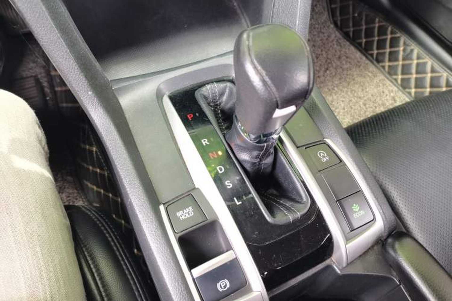 Used Honda Civic 2016 220TURBO CVT Luxury Edition Gear Lever