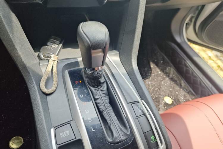 Used Honda Civic 2016 220TURBO CVT Luxury Edition Gear Lever