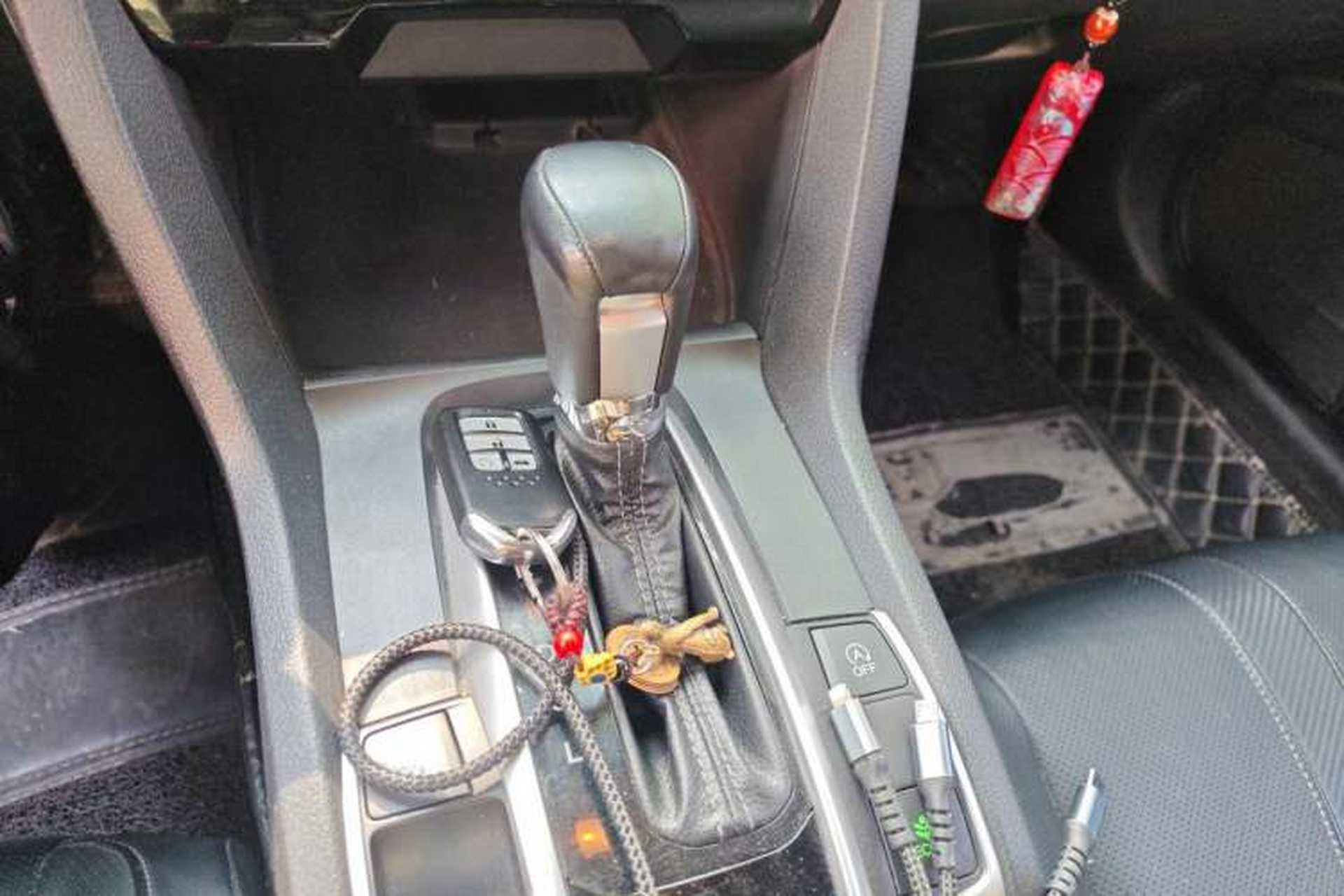 Used Honda Civic 2016 220TURBO CVT Prestige Edition Gear Lever