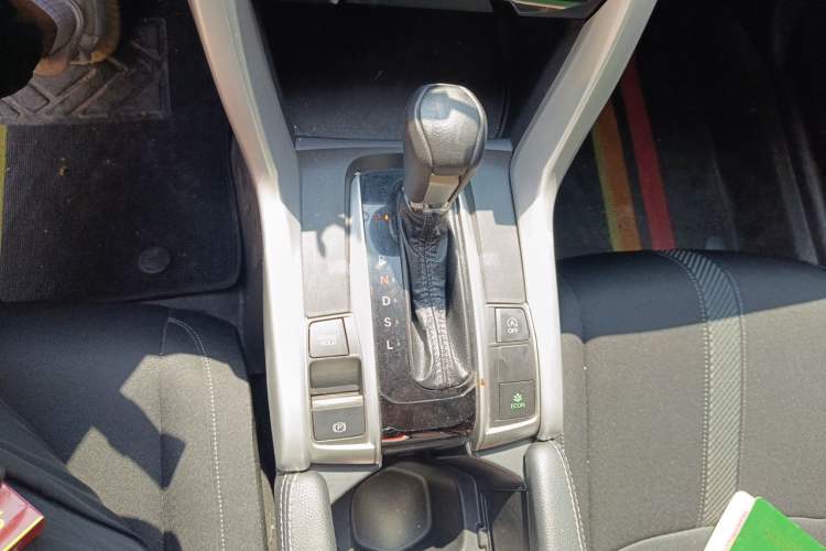 Used Honda Civic 2016 220TURBO CVT Luxury Edition Gear Lever