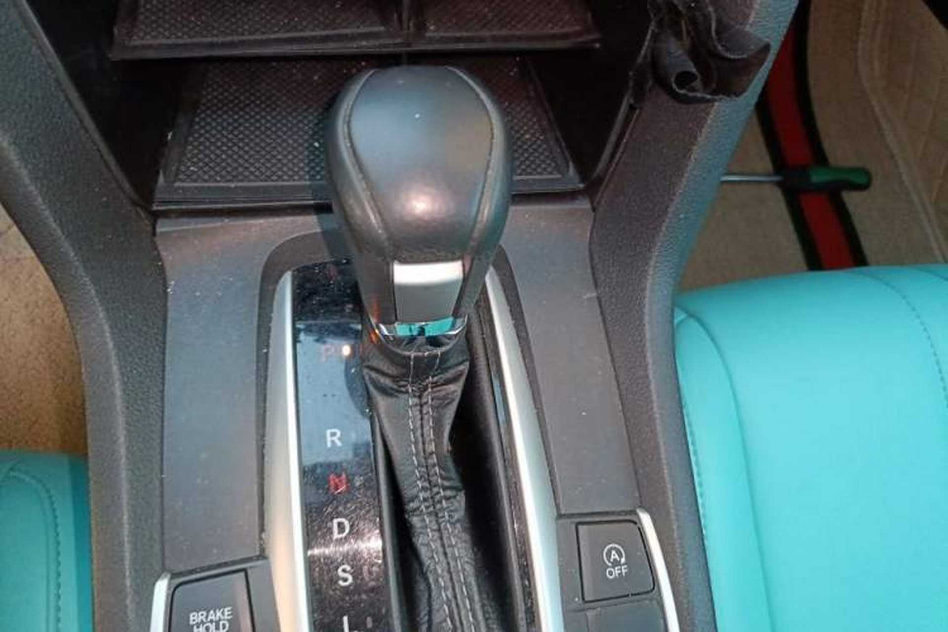 Used Honda Civic 2016 220TURBO CVT Luxury Edition Gear Lever