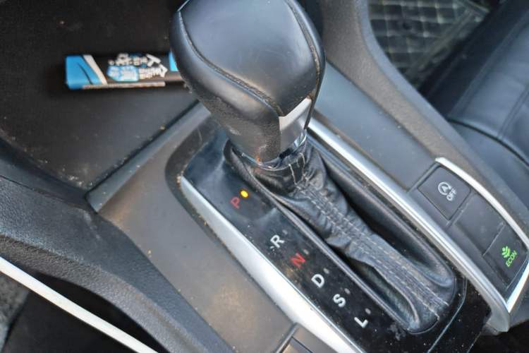 Used Honda Civic 2016 220TURBO CVT Luxury Edition Gear Lever