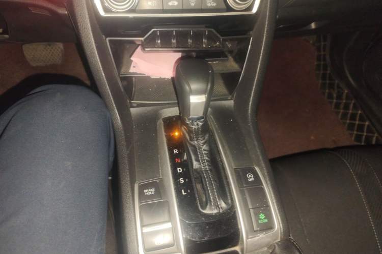 Used Honda Civic 2016 220TURBO CVT Luxury Edition Gear Lever