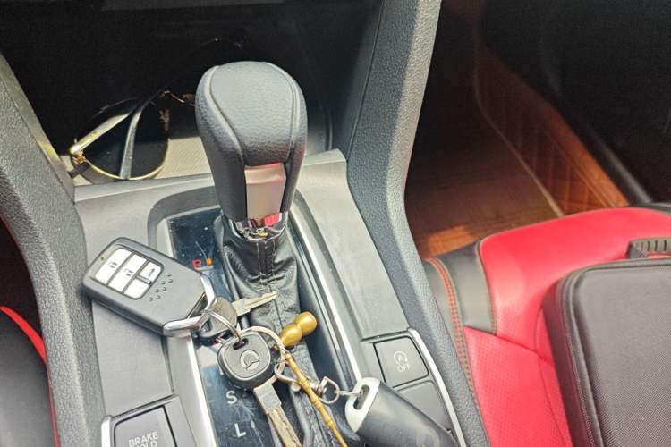 Used Honda Civic 2016 220TURBO CVT Luxury Edition Gear Lever