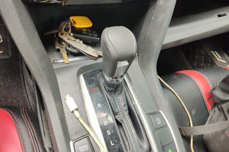 Used Honda Civic 2016 220TURBO CVT Luxury Edition Gear Lever