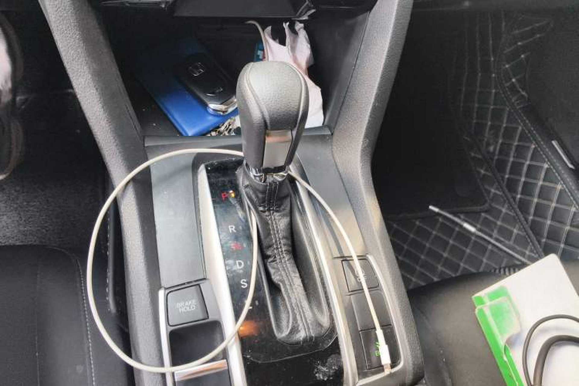 Used Honda Civic 2016 220TURBO CVT Luxury Edition Gear Lever