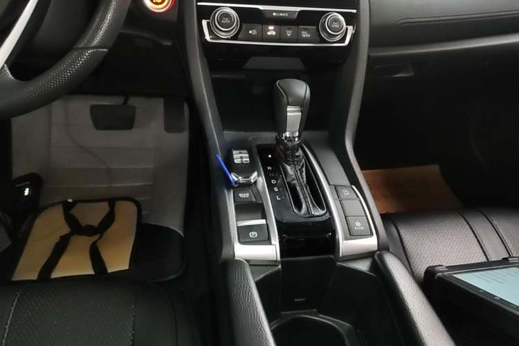 Used Honda Civic 2016 220TURBO CVT Luxury Edition Gear Lever