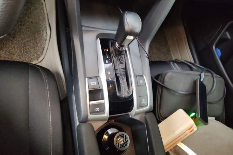 Used Honda Civic 2016 220TURBO CVT Luxury Edition Gear Lever