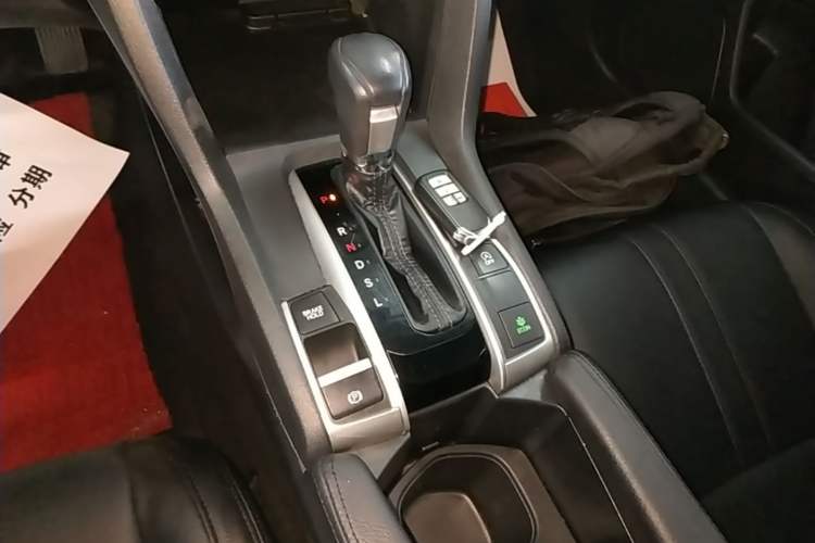 Used Honda Civic 2016 220TURBO CVT Luxury Edition Gear Lever