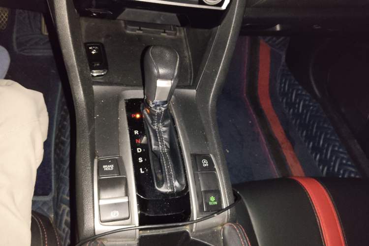 Used Honda Civic 2016 220TURBO CVT Luxury Edition Gear Lever