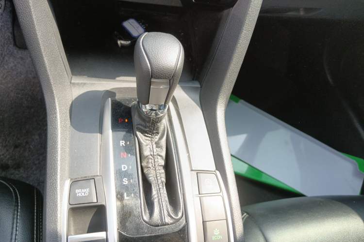 Used Honda Civic 2016 220TURBO CVT Luxury Edition Gear Lever