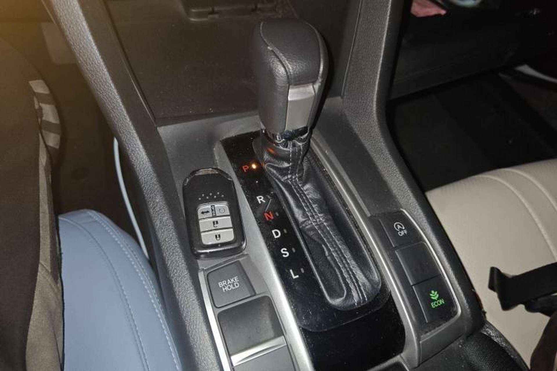 Used Honda Civic 2016 220TURBO CVT Luxury Edition Gear Lever