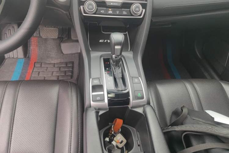Used Honda Civic 2016 220TURBO CVT Luxury Edition Gear Lever