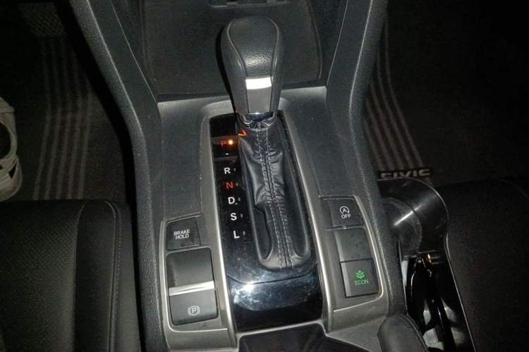 Used Honda Civic 2016 220TURBO CVT Luxury Edition Gear Lever