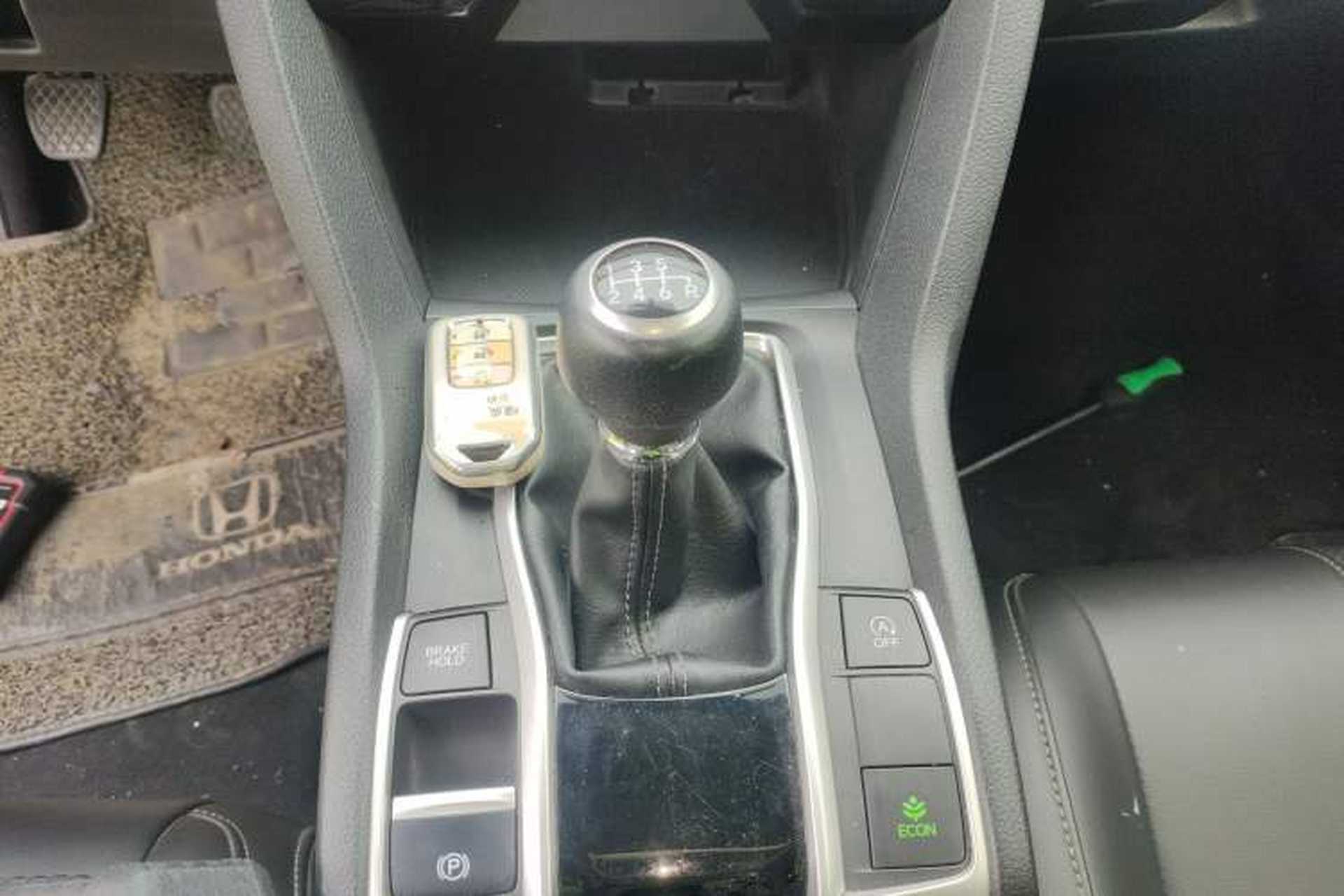 Used Honda Civic 2016 220TURBO Manual Luxury Edition Gear Lever