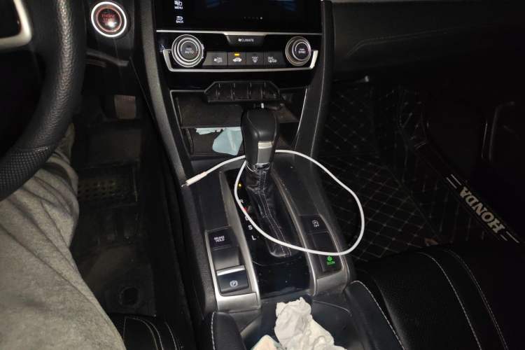 Used Honda Civic 2016 220TURBO CVT Luxury Edition Gear Lever