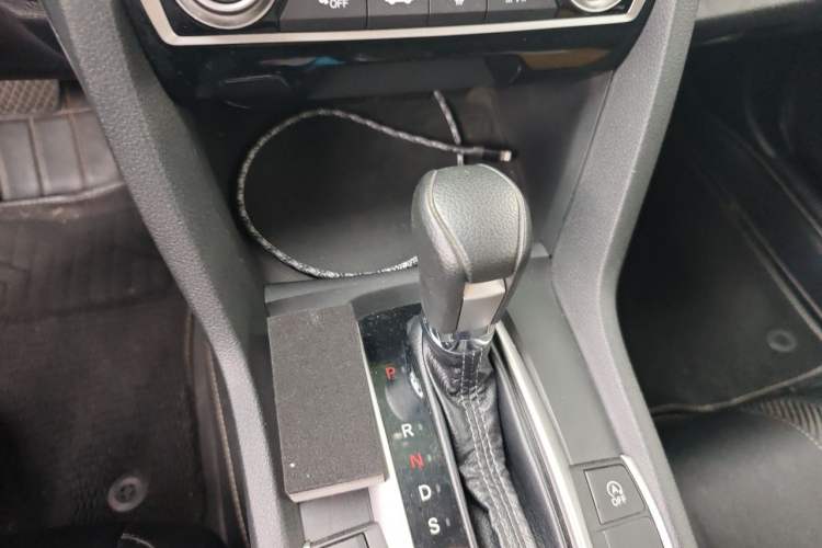 Used Honda Civic 2016 220TURBO CVT Luxury Edition Gear Lever