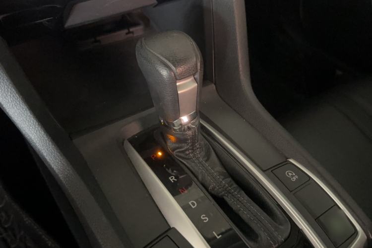 Used Honda Civic 2016 220TURBO CVT Luxury Edition Gear Lever