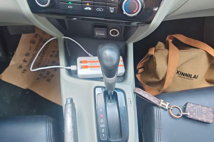 Used Honda Civic 2016 1.8L Automatic Comfort Version Gear Lever