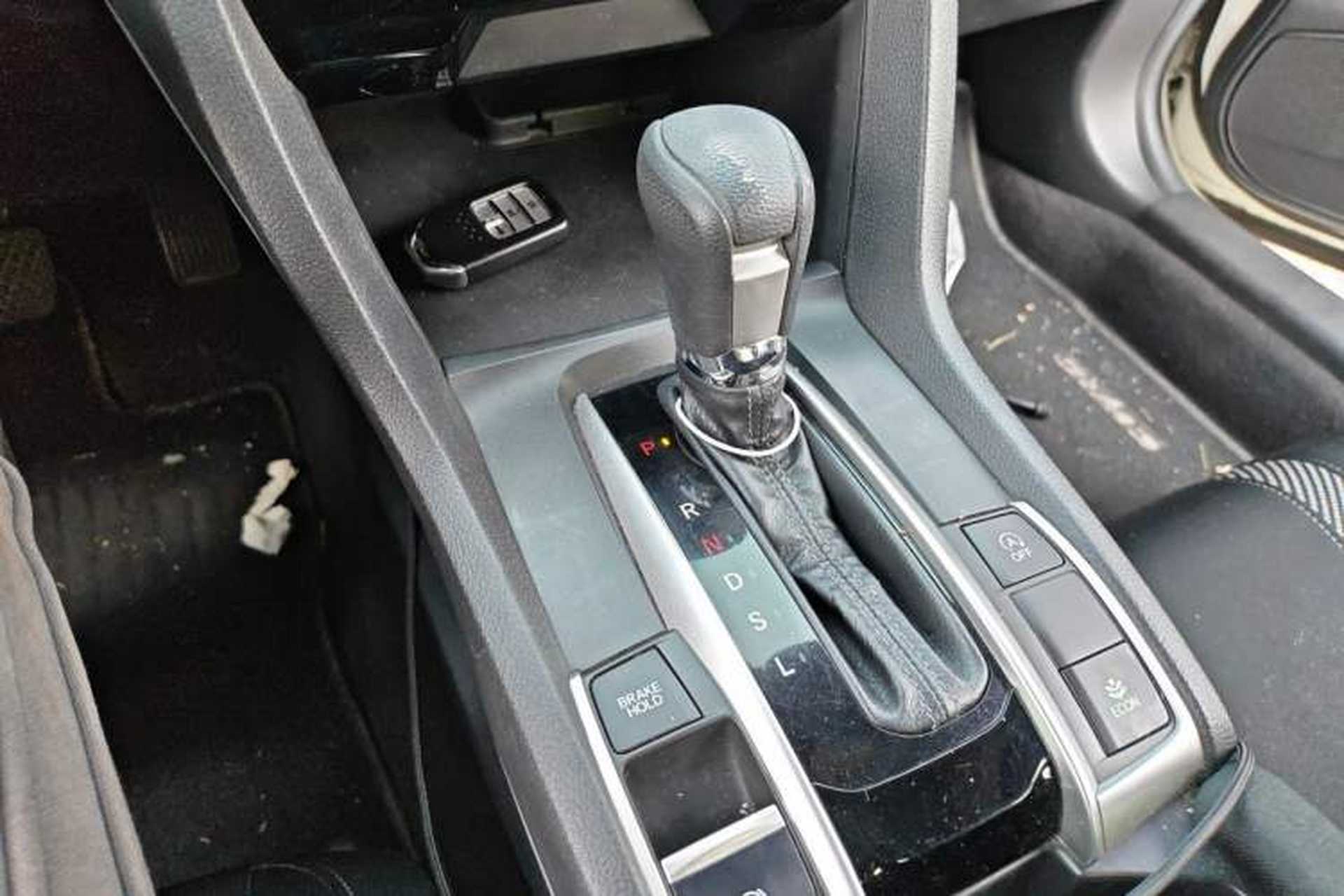 Used Honda Civic 2016 220TURBO CVT Luxury Edition Gear Lever