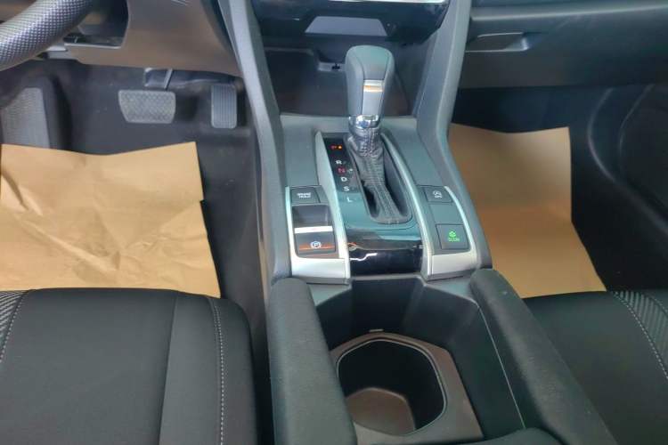 Used Honda Civic 2016 220TURBO CVT Luxury Edition Gear Lever