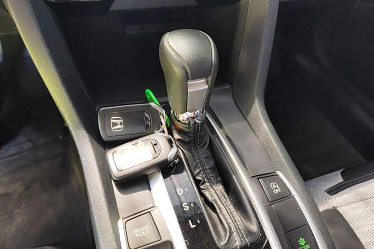 Used Honda Civic 2016 220TURBO CVT Luxury Edition Gear Lever
