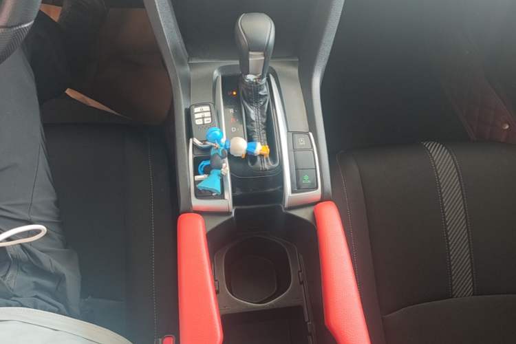 Used Honda Civic 2016 220TURBO CVT Luxury Edition Gear Lever