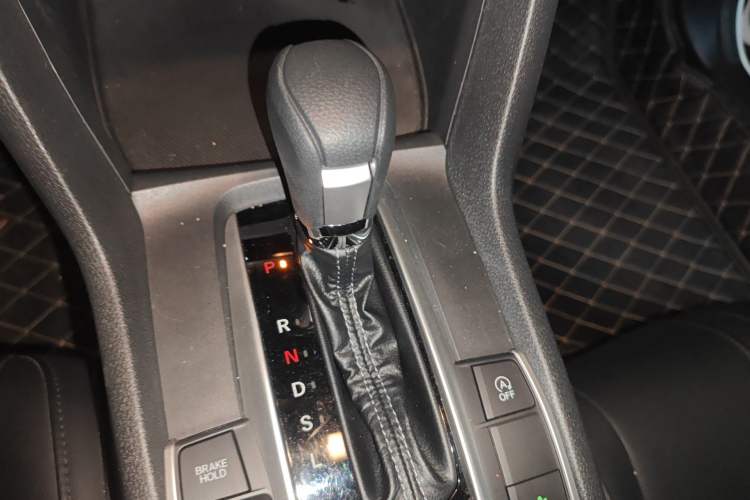 Used Honda Civic 2016 220TURBO CVT Luxury Edition Gear Lever