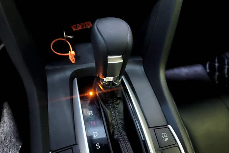 Used Honda Civic 2016 220TURBO CVT Luxury Edition Gear Lever