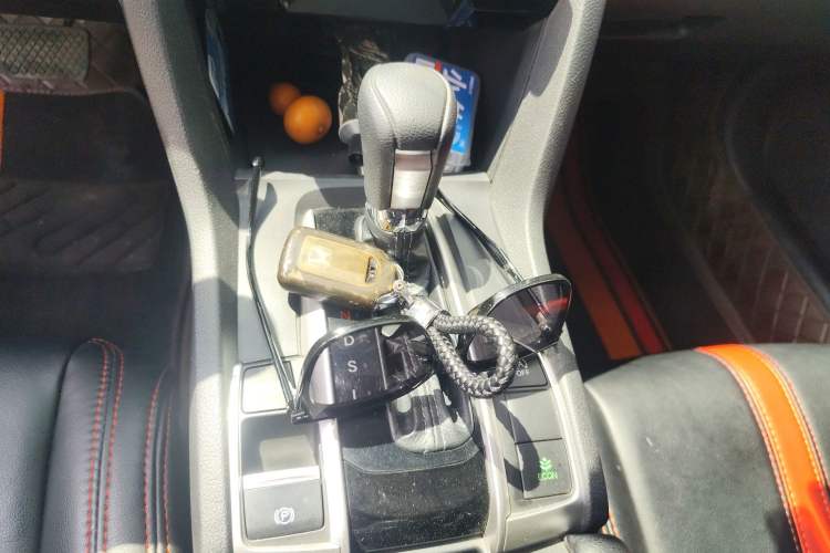 Used Honda Civic 2016 220TURBO CVT Luxury Edition Gear Lever
