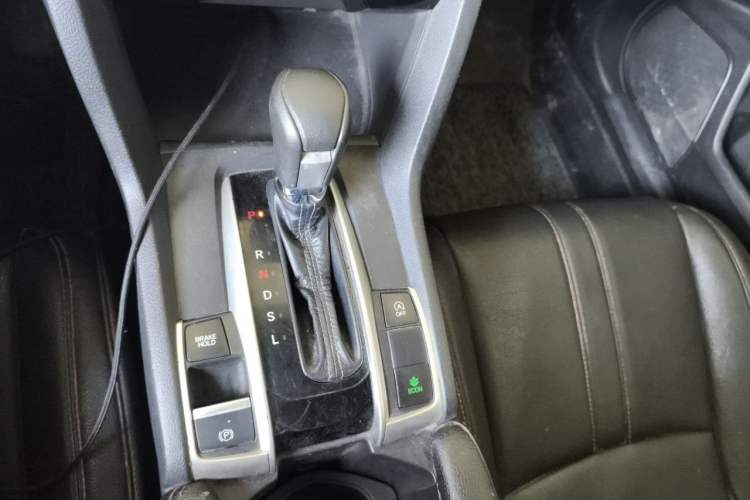 Used Honda Civic 2016 220TURBO CVT Luxury Edition Gear Lever