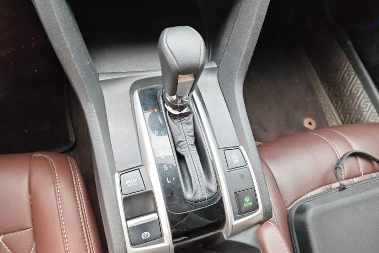 Used Honda Civic 2016 220TURBO CVT Luxury Edition Gear Lever
