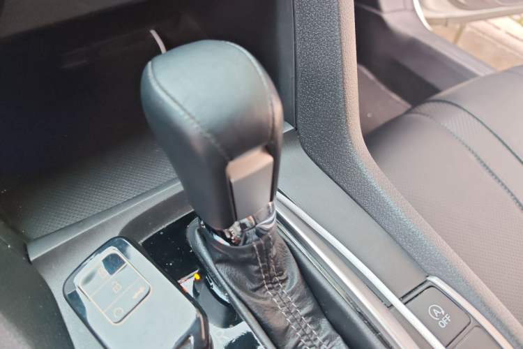 Used Honda Civic 2016 220TURBO CVT Prestige Edition Gear Lever
