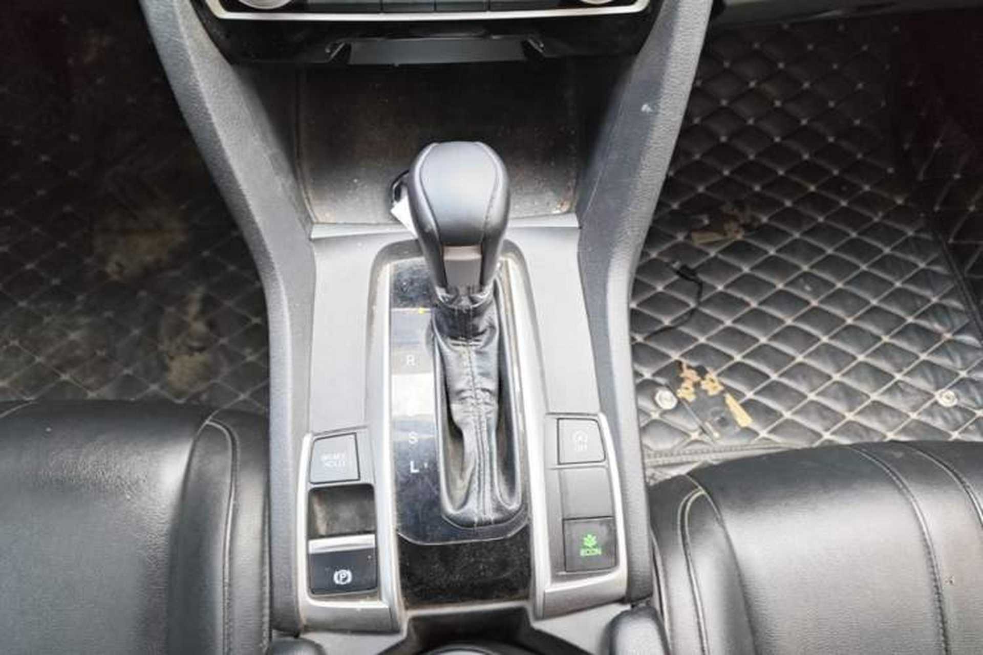 Used Honda Civic 2016 220TURBO CVT Luxury Edition Gear Lever