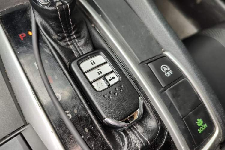 Used Honda Civic 2016 220TURBO CVT Luxury Edition Interior 1