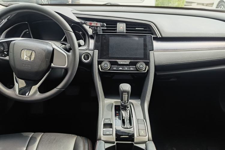 Used Honda Civic 2016 220TURBO CVT Luxury Edition Interior 1