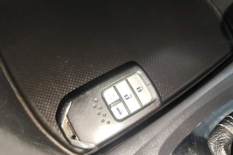 Used Honda Civic 2016 220TURBO CVT Luxury Edition Interior 1