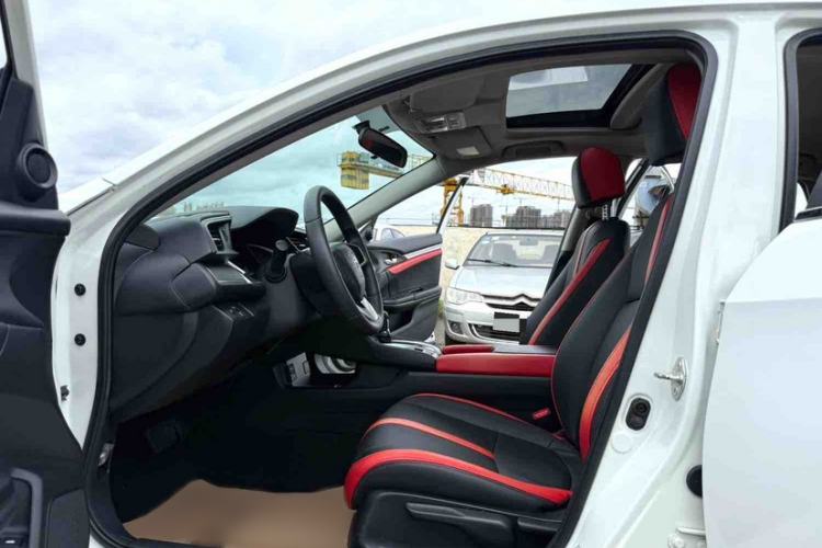 Used Honda Civic 2016 220TURBO CVT Luxury Edition Interior 1