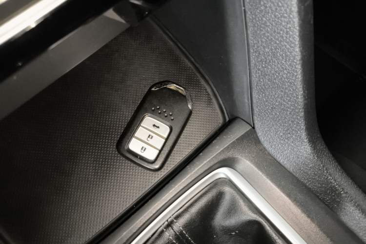 Used Honda Civic 2016 220TURBO Manual Luxury Edition Interior 1
