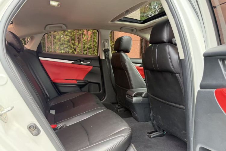 Used Honda Civic 2016 220TURBO CVT Luxury Edition Interior 1